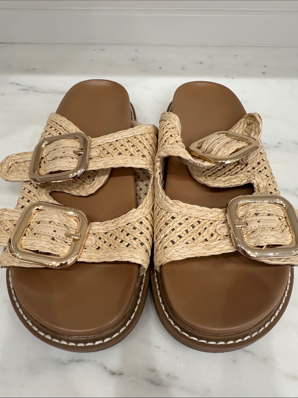 Universal Thread size 8 Woven Buckle Slide Sandals in Natural.  Like New